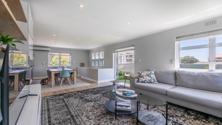 2 Bedroom Property for Sale in Sea Point Western Cape